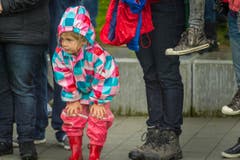 Ein wetterfester Fussballfan. (Bild: Andrea Stalder)