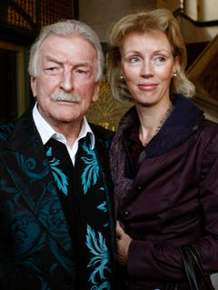 Bandleader James Last und seine Ehefrau Christine posieren am 15. April 2009 im Rathaus in Bremen. (Bild: Keystone)