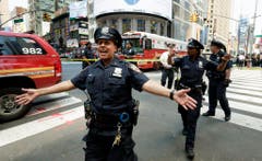Vehicle strikes pedestrians in Times Square (Bild: Keystone)