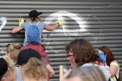 Nach G20-Gipfel - Hamburg räumt auf (Bild: Keystone)
