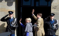 Prinz Constantijn, der jüngste Sohn von Königin Beatrix, mit seiner Ehefrau Laurentien. (Bild: Keystone)