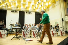 Erste Töne auf der Bühne der Tonhalle. (Bild: Urs Bucher)