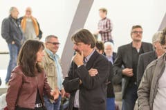SP-Mann Paul Rechsteiner im Gespräch mit Parteikollegin Heidi Hanselmann. (Bild: Hanspeter Schiess)