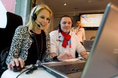Im Dezember 2009 nahm Linda Fäh Spendenanrufe für die Aktion "Jeder Rappen zählt" entgegen. (Bild: Keystone)