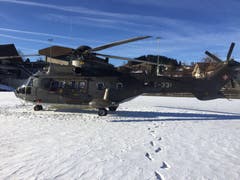 Angereist ist Bundesrätin Simonetta Sommaruga mit dem Super Puma. (Bild: Leserbild)