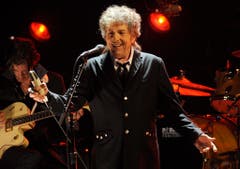 Dem "Playboy" sagte Dylan 1978, sein allererstes selbst geschriebenes Lied sei für Brigitte Bardot gewesen, eine der verführerischsten Schauspielerinnen der 50er und 60er Jahre. "Ich erinnere mich kaum noch daran. Es hatte nur einen Akkord. Ich trage es im Herzen." (sda) (Bild: Keystone)