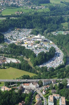 Voll besetztes OpenAir-Gelände. (Bild: Hanspeter Schiess)
