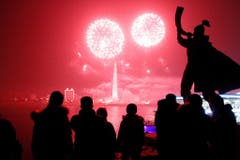 Raketen steigen in den Himmel über Nordkorea. (Bild: Keystone)