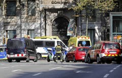 A van crashes into pedestrians in Barcelona (Bild: Keystone)