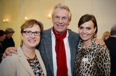 Nationalrätin Edith Graf-Litscher mit Bandleader Pepe Lienhard und seiner Frau Christine. (Bild: Reto Martin)