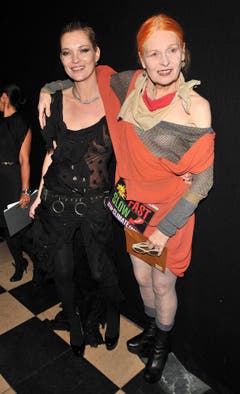 Vivienne Westwood mit Topmodel Kate Moss 2009 in London. (Bild: Keystone)
