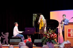 Die Maturanden-Band Wannabe Jazz sorgt für musikalische Unterhaltung an der Feier. (Bild: Martina Basista)