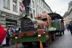 Mit Dampf durch die St.Galler Innenstadt. (Bild: Keystone)