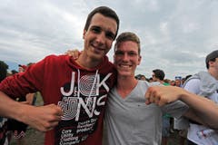 Gute Freunde feiern auch zusammen. (Bild: Reto Martin)