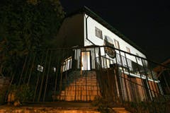 NIEDERÖSTERREICH: FRAU TÖTETE IN BÖHEIMKIRCHEN EIGENE FAMILIE UND ERSCHOSS SICH SELBST (Bild: Keystone)