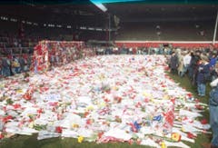 Die meisten der gestorbenen Anhänger kamen aus Liverpool - dementsprechend gross war die Trauer im Verein. (Bild: Keystone)