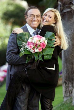 Michelle Hunziker und der italienische Entertainer und TV-Moderator Pippo Baudo. (Bild: Keystone)