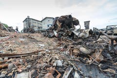 Raduner-Brand: Rundgang mit Brandermittler André Kieser (Bild: Hanspeter Schiess)