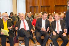 Hans Oppliger, Thomas Müller, Richard Ammann und Thomas Ammann (von links) warten auf ihre Auftritte. (Bild: Ralph Ribi)