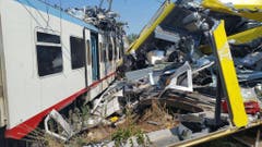 At least 20 dead as two trains collide in southern Italy (Bild: Keystone)