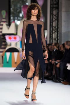 Akris - Runway - Paris Fashion Week Ready to Wear S/S 2018 (Bild: Caroline Blumberg)