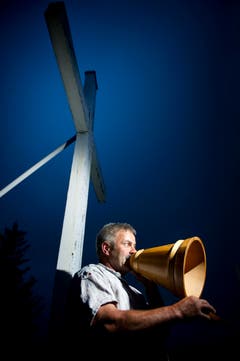 Den Alpsegen ruft Roland Bischof jeden Abend beim Eindunkeln. Das Gebet ist Pflege des Brauchtums und Kommunikation zugleich. (Bild: Urs Bucher)