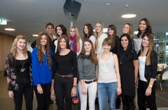 Diese 15 Kandidatinnen haben es in die zweite Runde geschafft: In der oberen Reihe stehen (v.l.n.r.) Deijanira, Laura, Daijana, Laura, Larissa, Myriam, Alina und Daira. In der Unteren: Natasha, Almedina, Alessandra, Sabrina, Larissa, Loredana und Myriam. (Bild: Ralph Ribi)