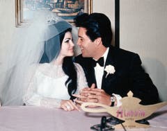 1967 heiraten Elvis und Priscilla im Hotel Aladdin in Las Vegas. (Bild: Keystone)