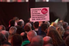 Tagblatt Podium zur Atomausstiegsinitiative im Stihl Kettenwerk in Wil (Bild: Urs Bucher)