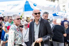 Bundesrat Alain Berset wurde wieder seinem Ruf als stilsicherster und bestaussehender Bundesrat gerecht: Als einziger war er konsequent mit Jacket unterwegs. (Bild: Keystone)
