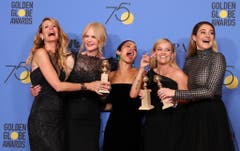 In Schwarz gegen sexuelle Übergriffe: Laura Dern, Nicole Kidman, Zoe Kravitz, Reese Witherspoon und Shailene Woodley (v.l.n.r). (Bild: Keystone)