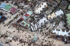 Alles zerstört: Ort auf der Insel St.Marteen. (Bild: GERBEN VAN ES (AP Dutch Defense Ministry))
