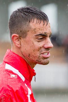 Training im Dauerregen mit der Nati im Herbst 2012 in Jona. (Bild: Keystone)