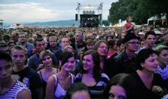 Blick vom Bühnengraben auf den Grossandrang. (Bild: Reto Martin)