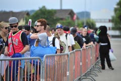 Grosser Andrang vor dem Eingang. (Bild: Mario Testa)