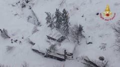 Many feared dead in Abruzzo hotel hit by avalanche (Bild: Keystone)