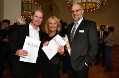 Dieter Bachmann mit Schwester Regula Marti und Andreas Sallmann. (Bild: Nana do Carmo)