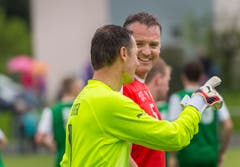 Fabrice Borer (links) stand dreimal im Tor der Schweizer Nati. Verteidiger Stefan Wolf war einst auch beim FC St.Gallen unter Vertrag. (Bild: Andrea Stalder)