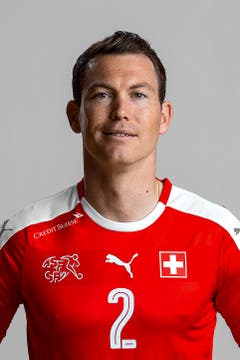Stephan Lichtsteiner, Rechter Verteidiger, Note: 4,5. Er spielt eine gute erste Halbzeit mit Rushes und Flanken. Später agiert er taktisch zurückhaltender. (Bild: Alessandro Della Valle/Keystone)