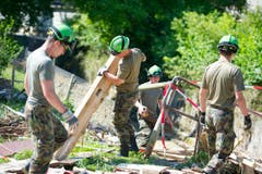 Aufräumarbeiten in Herisau (Bild: Michel Canonica)