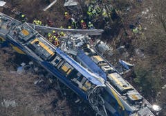 Eight dead, 90 injured in southern German train collision (Bild: Keystone)
