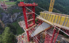 Täfers - Taminabrücke im Bau (Bild: Ralph Ribi)