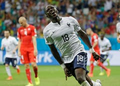 Unbändiger Jubel bei Moussa Sissoko nach dessen Tor. (Bild: Keystone)