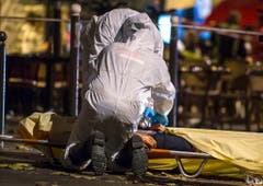 FRANCE PARIS SHOOTINGS (Bild: KAMIL ZIHNIOGLU (AP))