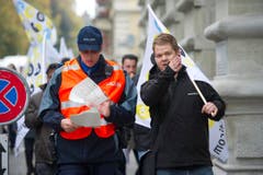 Die Polizei hatte ein Auge auf die Demonstration. (Bild: Michel Canonica)