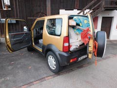 Auch in diesen Wagen passt ausser dem Fahrer praktisch nichts mehr. (Bild: Kantonspolizei St.Gallen)