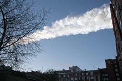 Grosse Teile des Meteoriten verpuffen in der Luft. (Bild: Keystone)