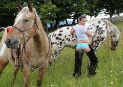 Corinne Bauer aus Travers, Neuenburg als Cowgirl. (Bild: pd)