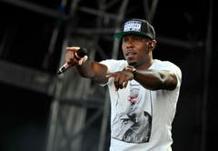 Dizzee Rascal fordert die Fans zum Mitmachen auf. (Bild: Reto Martin)