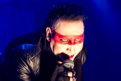 Der böse Bub mag's süss! Für Marilyn Manson müssen backstage Gummibärchen bereit stehen. Ausserdem will der Sänger Doritos, Mikrowellen-Popcorn und Absinth. (Bild: Keystone)